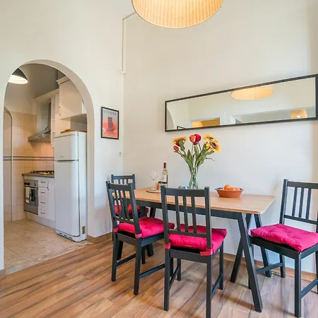 Bright Gomes Apartment
